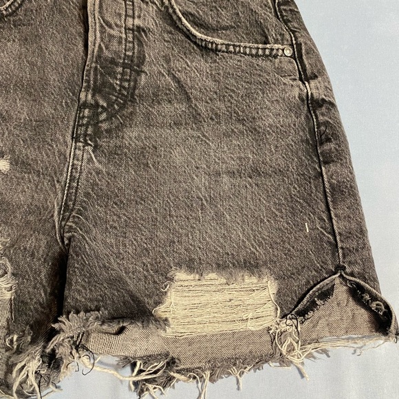 Zara Distressed Jean Shorts High-Waisted - Picture 4 of 15